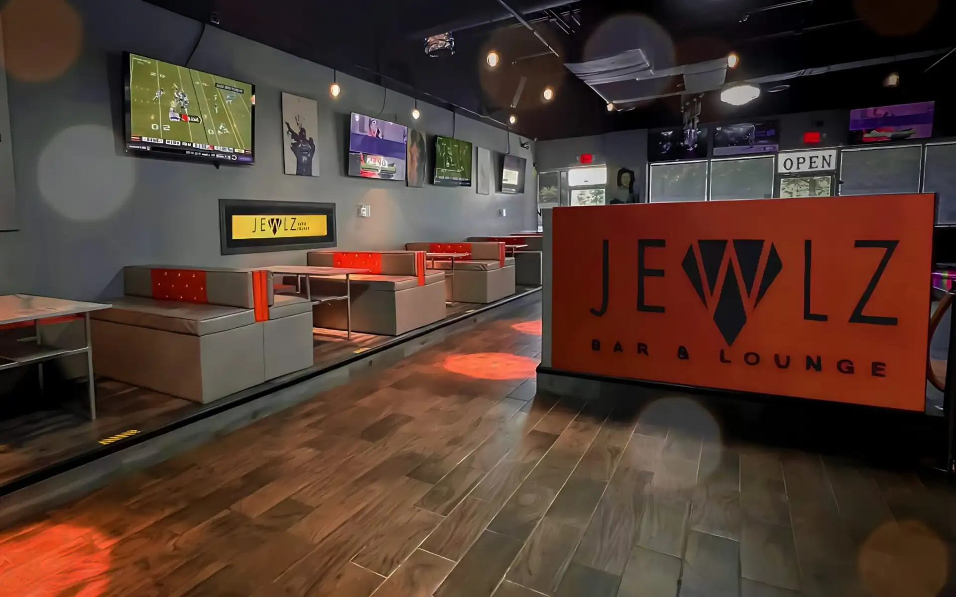 The bar at Jewlz Bar & Lounge